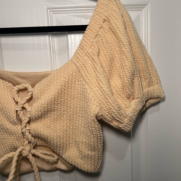 Pastel Yellow Textured Puff Sleeve Crop Top NWT - Picture 10 of 11